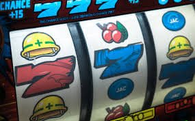betay APP မှ live odds ကြည့်ပြီး MNL ပွဲစဉ်ပေါ် MMK ဖြင့် လောင်းကစားနေသောမြင်ကွင်း